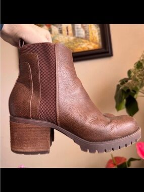 MIA Brown Colton Heels Ankle Boots Booties 8